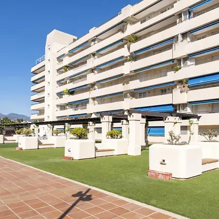 Apartamento Vistas Al Mar En El Centro De Puerto Banus 3 4h