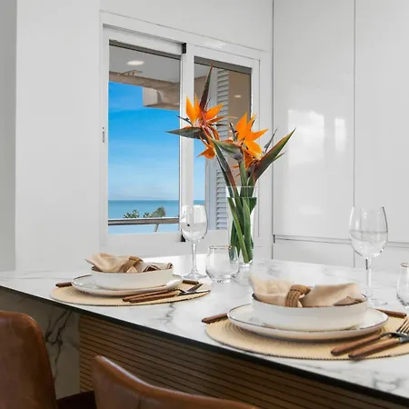 Vistas Al Mar En El Centro De Puerto Banus 3 4h Apartamento *