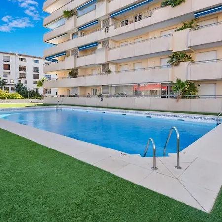Vistas Al Mar En El Centro De Puerto Banus 3 4h Apartamento *