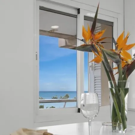 Apartamento Vistas Al Mar En El Centro De Puerto Banus 3 4h