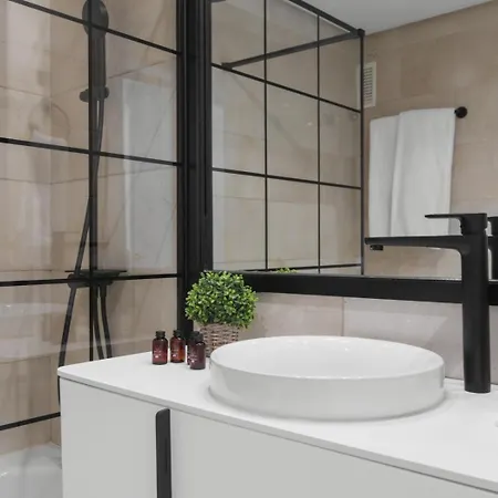 Apartamento Vistas Al Mar En El Centro De Puerto Banus 3 4h *