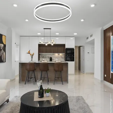 Apartamento Vistas Al Mar En El Centro De Puerto Banus 3 4h Marbella