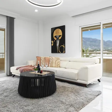 Apartamento Vistas Al Mar En El Centro De Puerto Banus 3 4h *